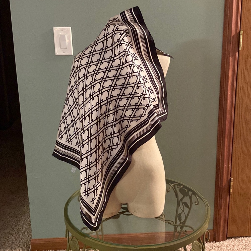 Sqaure Scarf